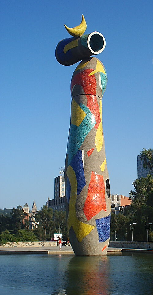 Joan Miró, Dona i Ocell (deutsch: Frau und Vogel), Keramikkacheln, Barcelona