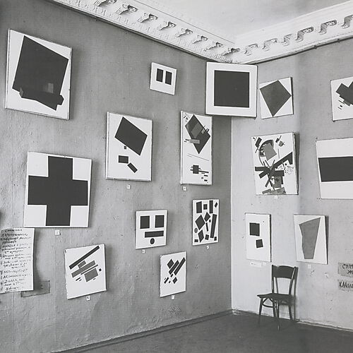 Fotografie, Kazimir Malevich, Die 0,10 Ausstellung mit dem Schwarzen Quadrat in Petrograd