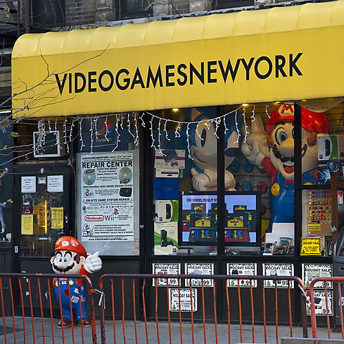 Schaufenster des Retro-Videospielladens Video Games