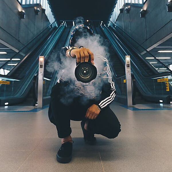 Ein Foto-/Video-Künstler bei der Arbeit