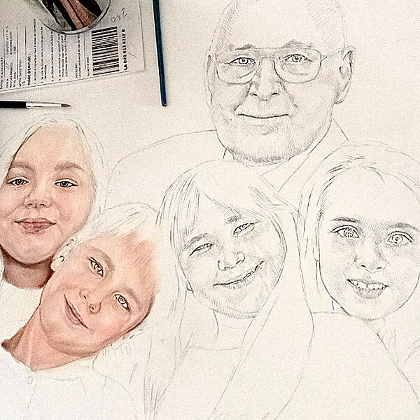 Gezeichnete und teilweise kolorierte Portraits