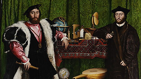 Hans Holbeins Gemälde „Die Gesandten“ mit zwei Männern und einem verzerrt dargestellten Totenschädel im Vordergrund.
