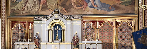 Blick auf den Altarraum der Münchner Ludwigskirche mit Peter von Cornelius’ monumentalem Fresko Das Jüngste Gericht über dem Hochaltar.