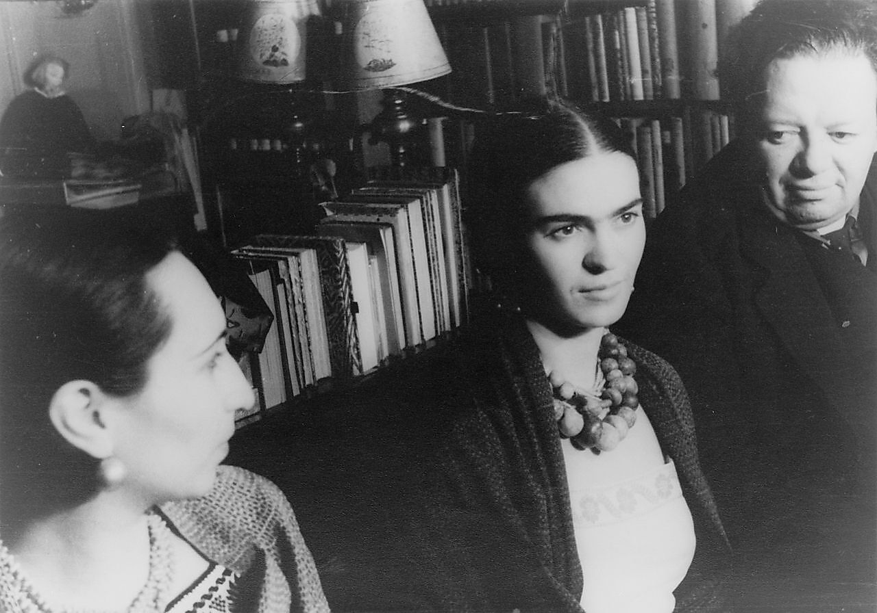 Frida Kahlo Ihr Leben Moderne Kunst Verstehen