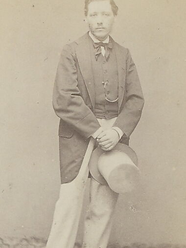 Portraitfotografie des jungen Künstlers Edgar Degas